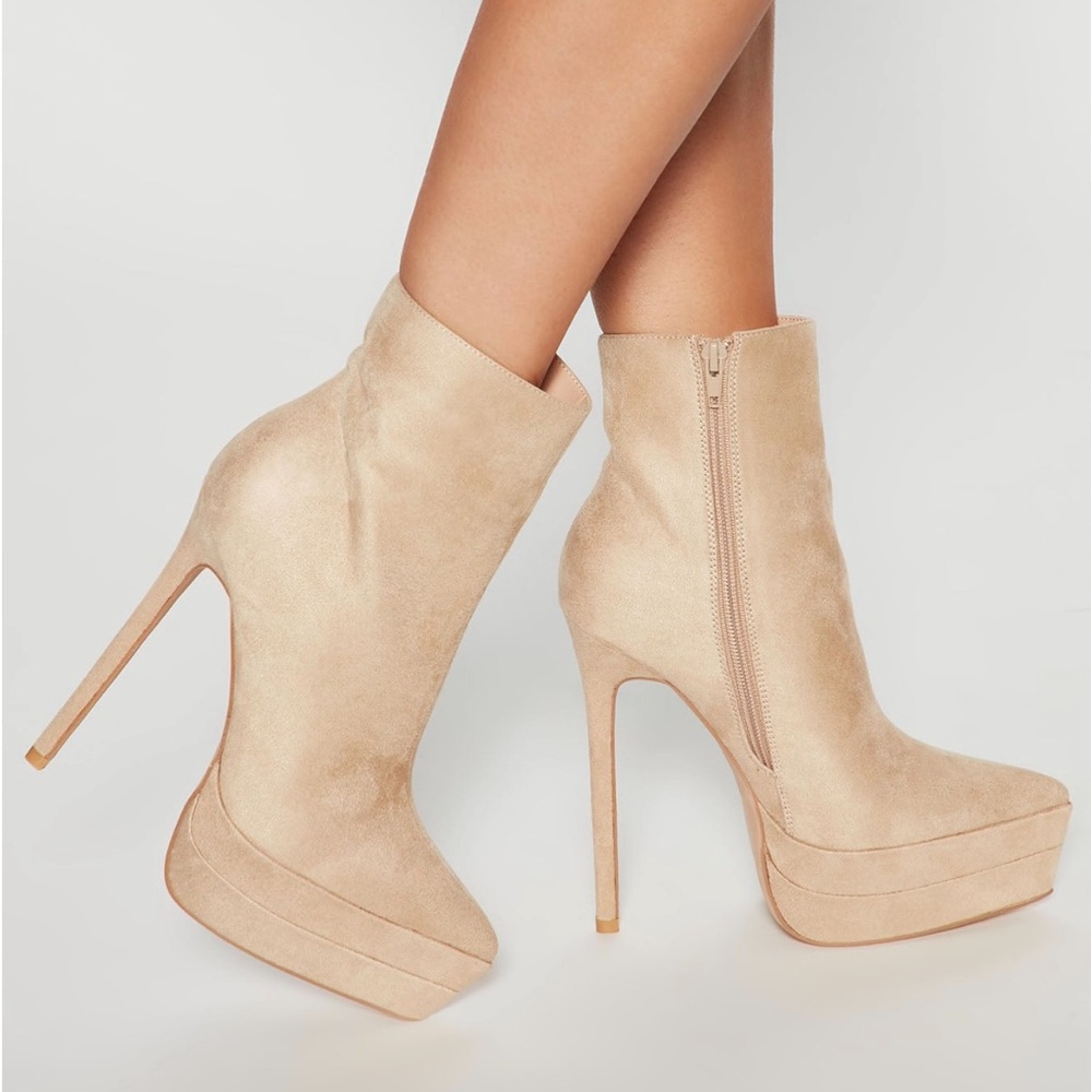Fashion nova Heels Boots
